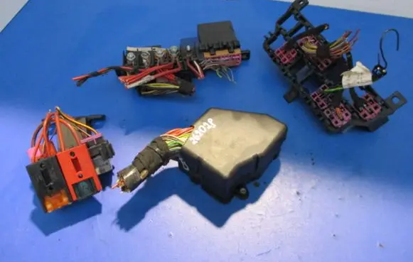 Audi A6 S6 C5 4B Fuse box set