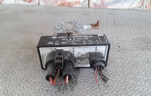 Seat Ibiza III (6L) Coolant fan relay 1J0919506M