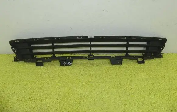 Front bumper lower grill