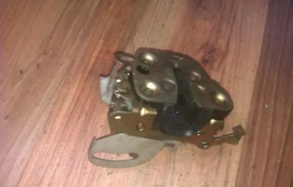 Opel Combo B Front door lock