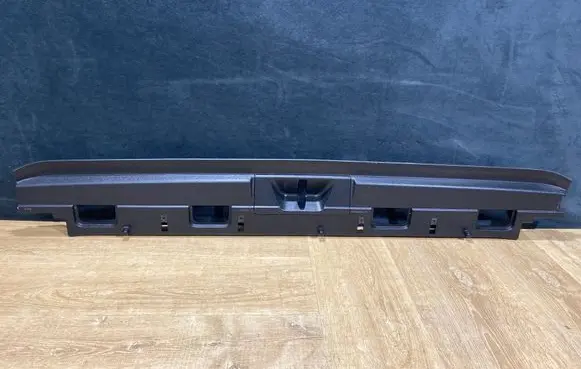 Land Rover Discovery 5 Trunk/boot sill cover protection HY32425A92BE