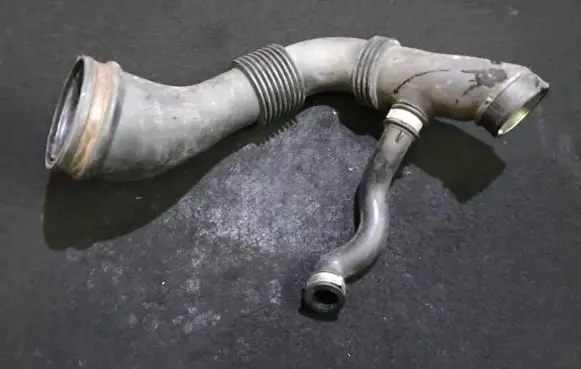 Ford Focus Air intake hose/pipe 4M519A673AD 4M51-9A673-AD