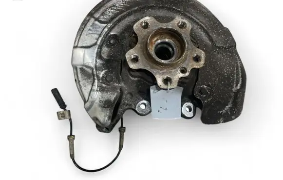 BMW 5 G30 G31 Rear wheel hub 6866333