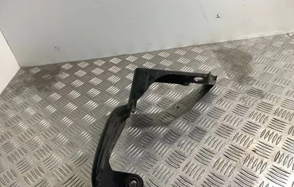 Audi A6 S6 C6 4F Intercooler pipe mounting bracket 4F0145813F