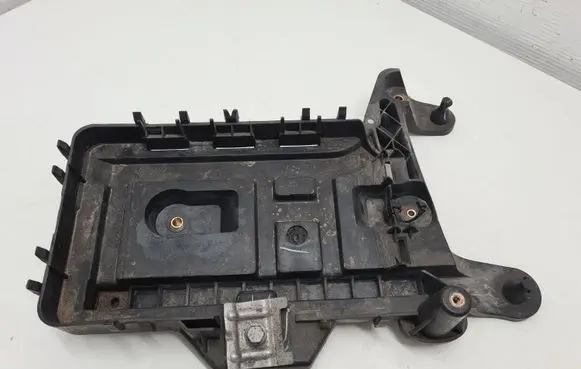 Volkswagen Golf V Battery tray 1KM915333