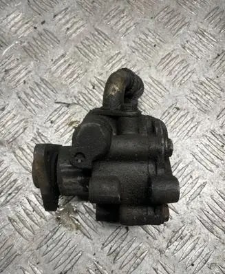 Volkswagen PASSAT B5.5 Power steering pump 8D0145177Q