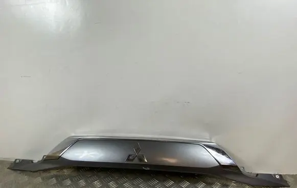 Mitsubishi Outlander Trunk door license plate light bar 5817A265