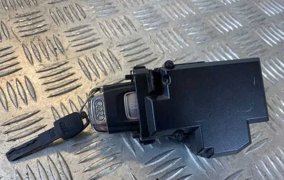 Audi A4 S4 B8 8K Ignition lock 8K0909131C 3330410200 1044821983882523