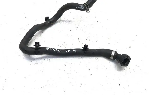 Volvo XC40 Engine coolant pipe/hose 32138746
