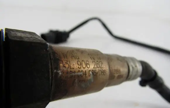 Volkswagen PASSAT CC Lambda probe sensor 03l906262