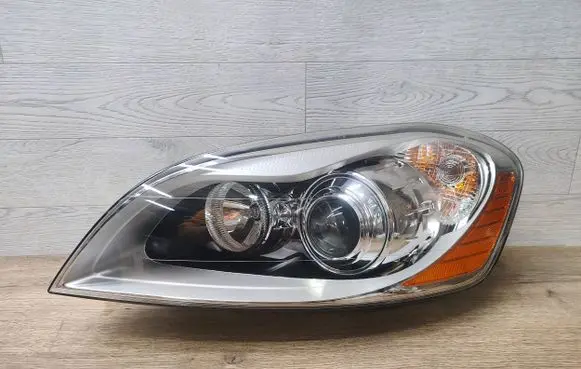 Volvo XC60 Headlight/headlamp 30763135 89902826