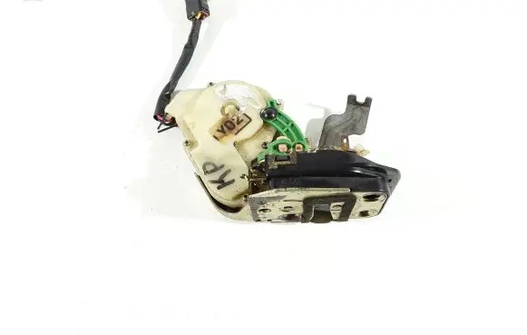 KIA Sorento Front door lock Y02