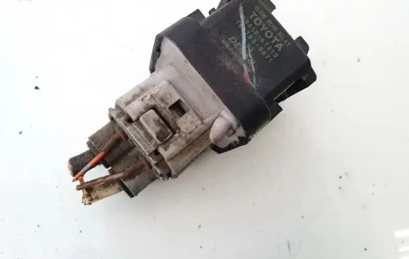 Toyota Corolla Verso AR10 Glow plug pre-heat relay 9861067010 1567000671