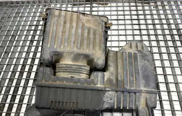 Honda CR-V Air filter box