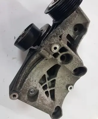 Opel Insignia A A/C compressor mount bracket 55582510