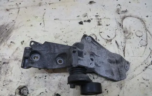 Nissan Qashqai Timing belt tensioner KRIS235789
