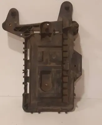 Volkswagen PASSAT B6 Battery tray 1K0915333