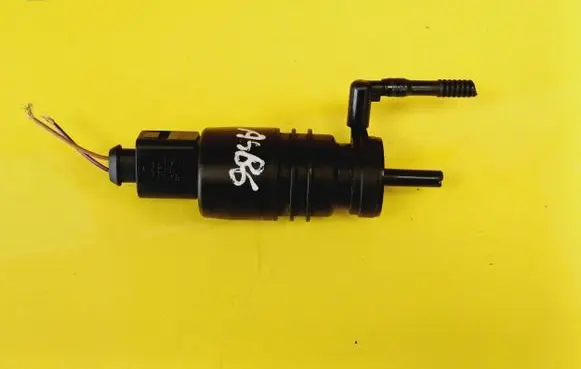 Audi A4 S4 B6 8E 8H Windscreen/windshield washer pump 1J0973722