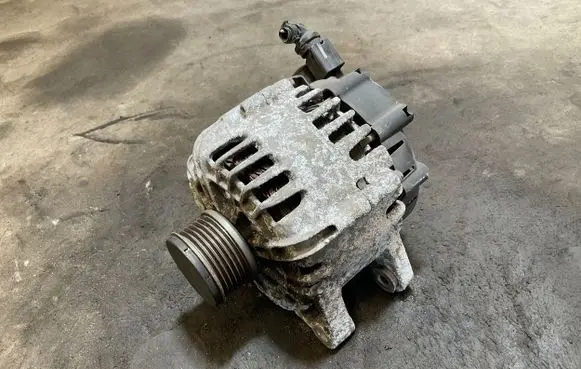 Peugeot 2008 II Generator/alternator 9818677980 2713135A TG12C261