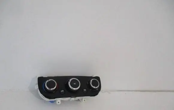 Renault Clio IV Climate control unit T1019676Z