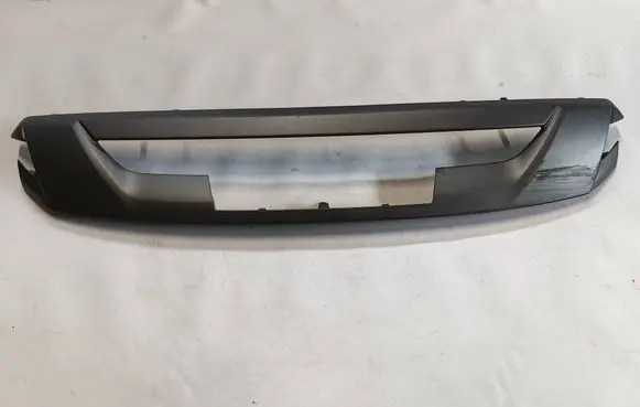 Front bumper upper radiator grill