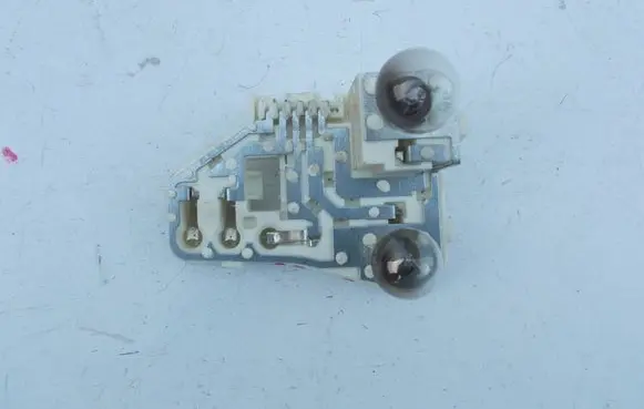 BMW 3 E90 E91 Tail light bulb cover holder 7211213