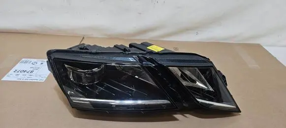 Skoda Octavia Mk3 (5E) Headlight/headlamp 5E0941018E