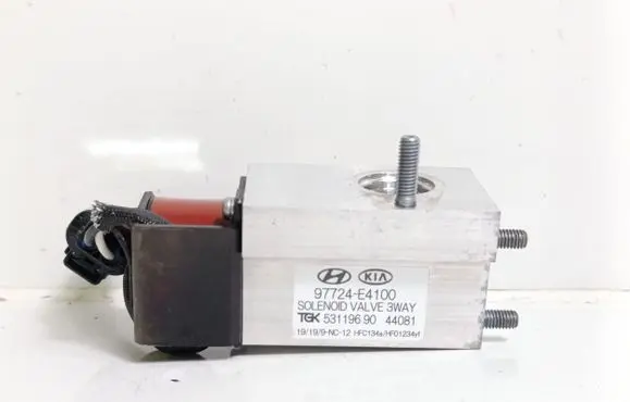 Air conditioning (A/C) expansion valve
