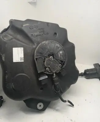 BMW 7 G11 G12 AdBlue liquid reservoir 7378033