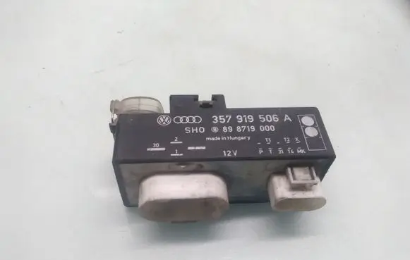 Volkswagen PASSAT B4 Coolant fan relay 357919506A