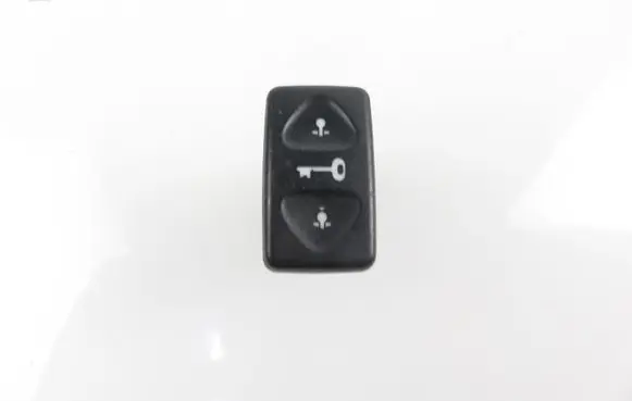 Land Rover Freelander Other switches/knobs/shifts 03035118 YUF101531