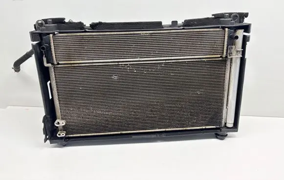 Toyota Prius+ (ZVW40) Radiator set 1002222152 1636337020 1636337050