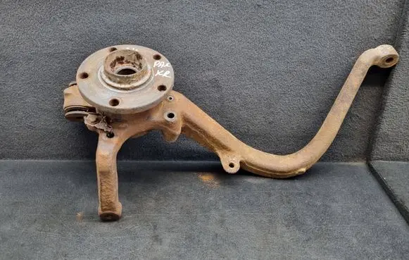 Audi A4 S4 B5 8D Rear wheel hub 8D0505427 8A0505427G