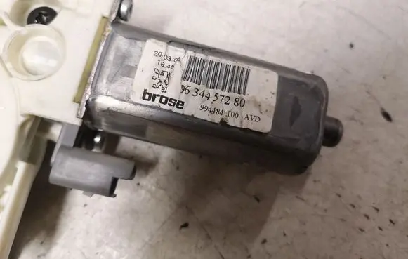 Peugeot 307 Front door window regulator with motor 9634457280