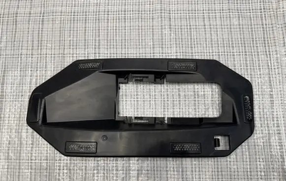 Maserati Grecale Front bumper lower grill 670157642