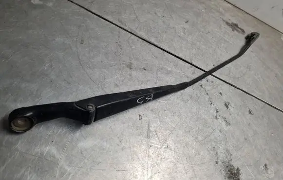 Volkswagen PASSAT B5 Front wiper blade arm 3B2955409