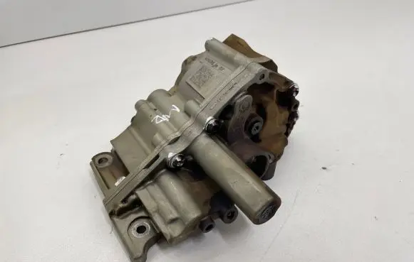 BMW 5 E60 E61 Oil pump 7551004