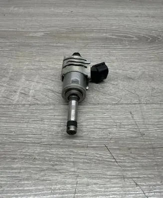 Toyota RAV 4 (XA50) Fuel injector 2325025010 05C3008443