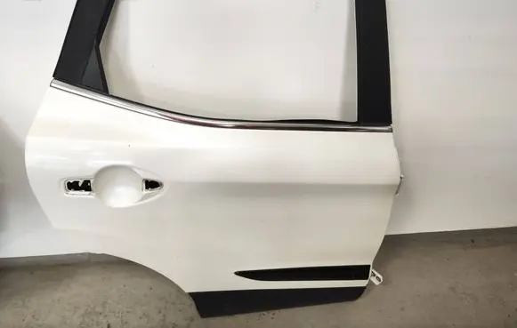 Nissan Qashqai Rear door 