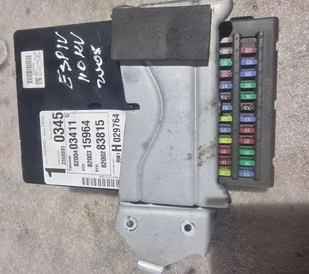 Renault Espace - Grand espace IV Fuse module 518837018 8200004201E 8200283815