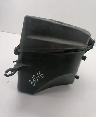 Cadillac CTS Air filter box 25763463 89047766