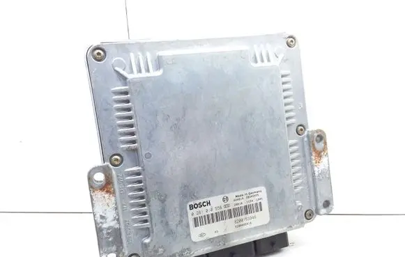 Renault Megane II Engine control unit/module 8200153946 0281010556