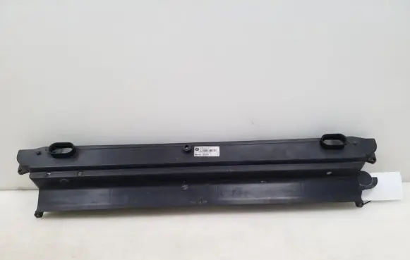 BMW 5 E60 E61 Radiator mount bracket 7787830