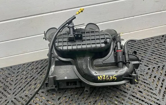 Audi A4 S4 B8 8K Intake manifold 06H198211A CN1E9424AB