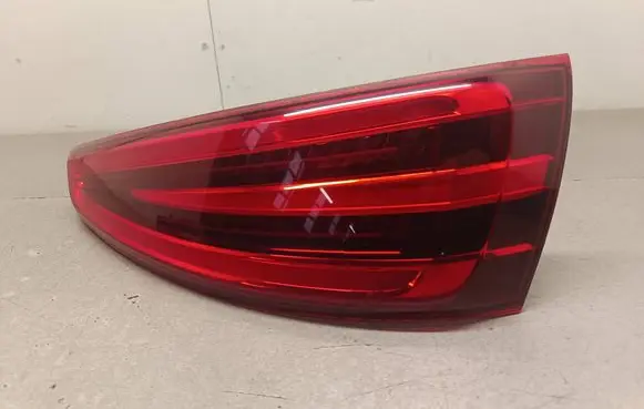 Audi Q3 8U Tailgate rear/tail lights AU316T2 21290201 8U0945094A