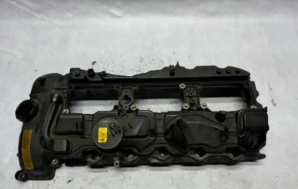 BMW 5 F10 F11 Rocker cam cover 7570292