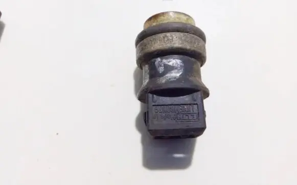 Volkswagen Polo III 6N 6N2 6NF Coolant temperature sensor 357919501A