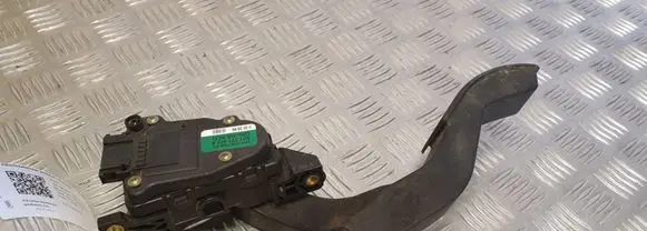 Audi A4 S4 B5 8D Accelerator throttle pedal 8D1721523A