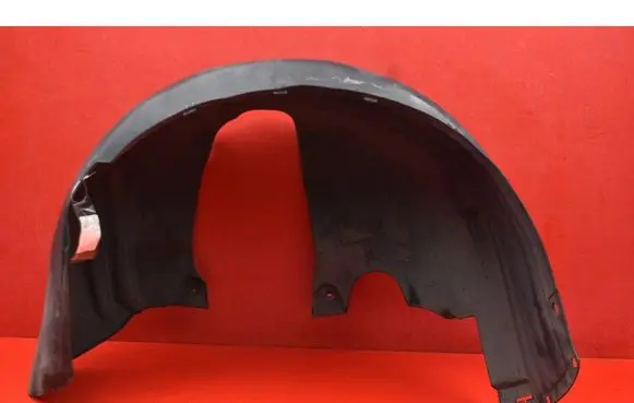 Rear arch fender liner splash guards