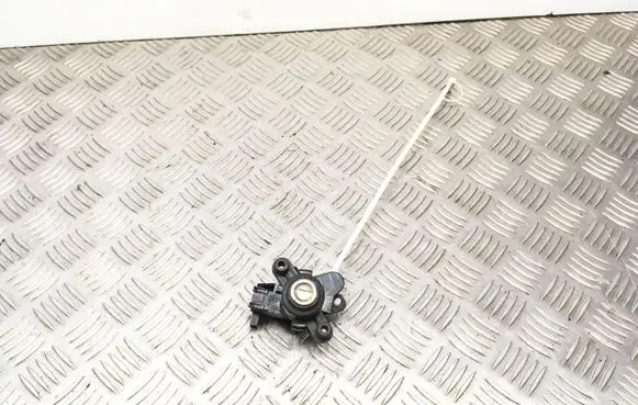 BMW 3 E46 Tailgate exterior lock 8196052